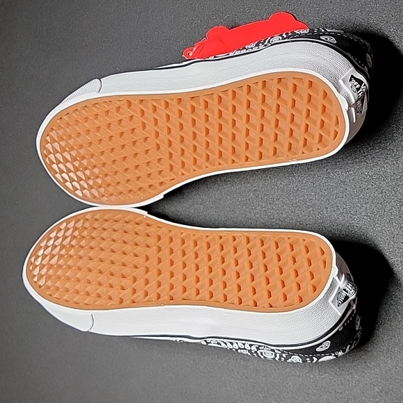 Vans Bandana Skull Classic Slip-On Shoes Women's  8.5 LAST ONE LEFT!!! - Picture 11 of 11